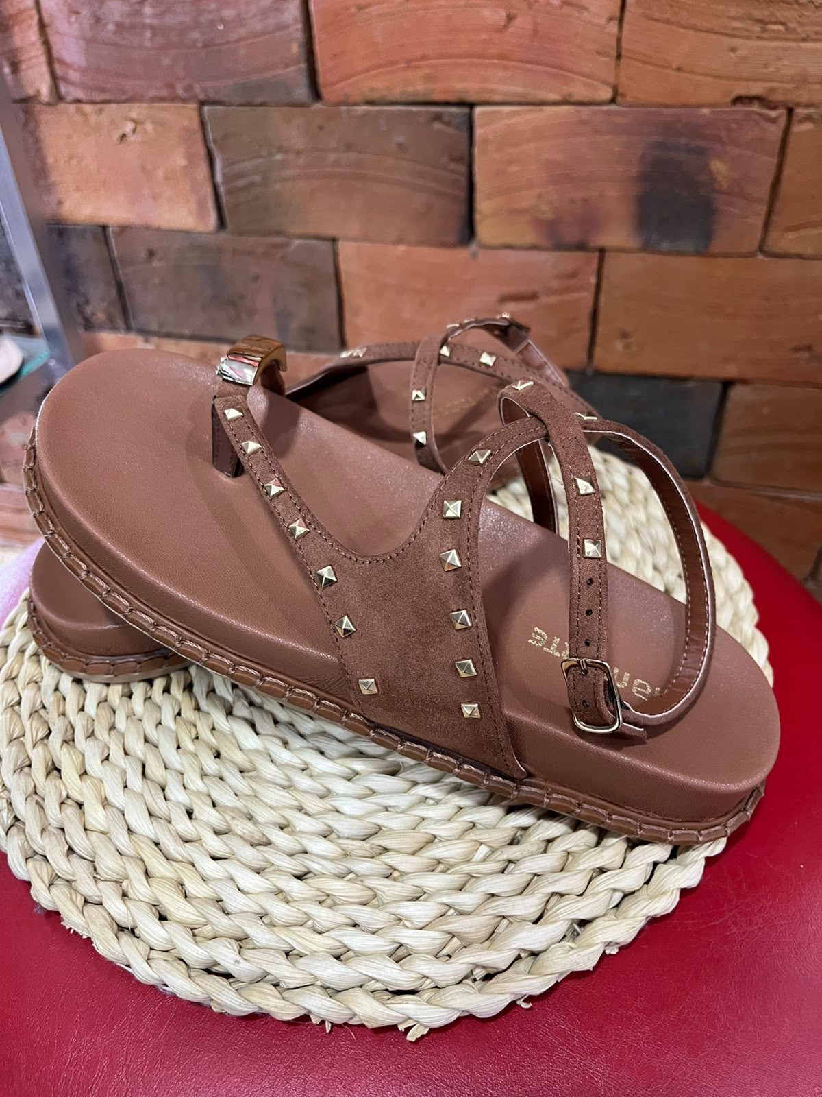 SANDALIA VIAMARTE C/ TACHAS