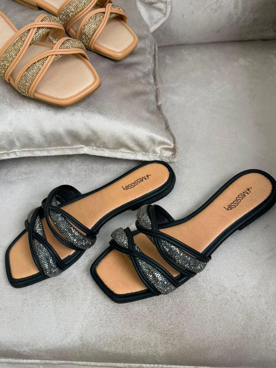 ZAPATILLA CON 2 TIRAS