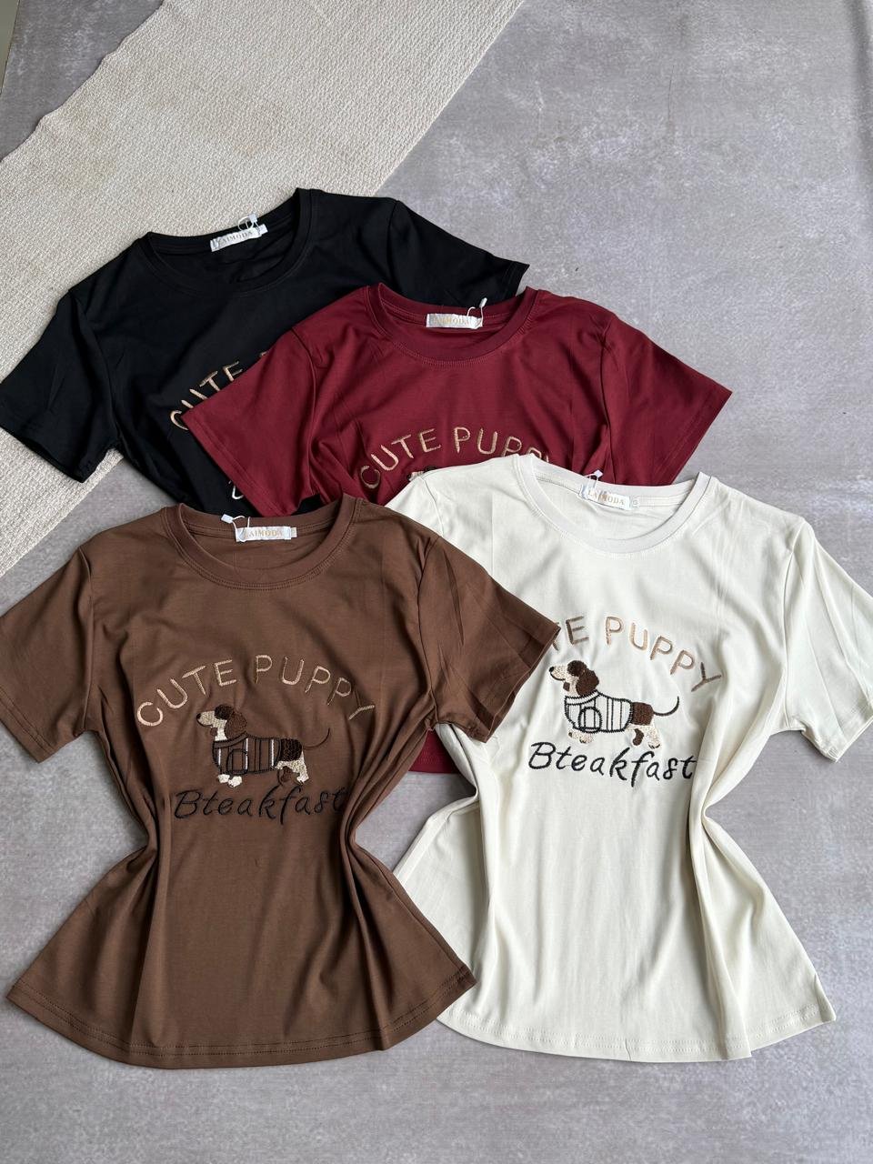 remera de algodón con diseño de Puppy