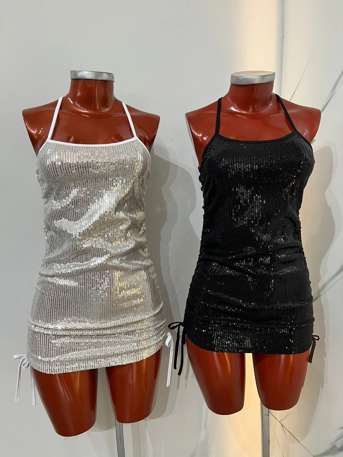 VESTIDO CORTO C/ BRILLOS