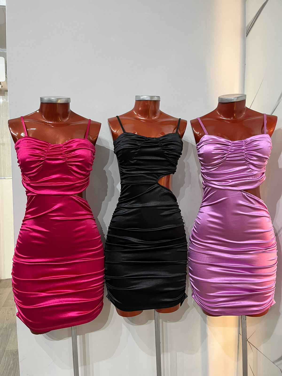 VESTIDO DRAPEADO DE SATEN