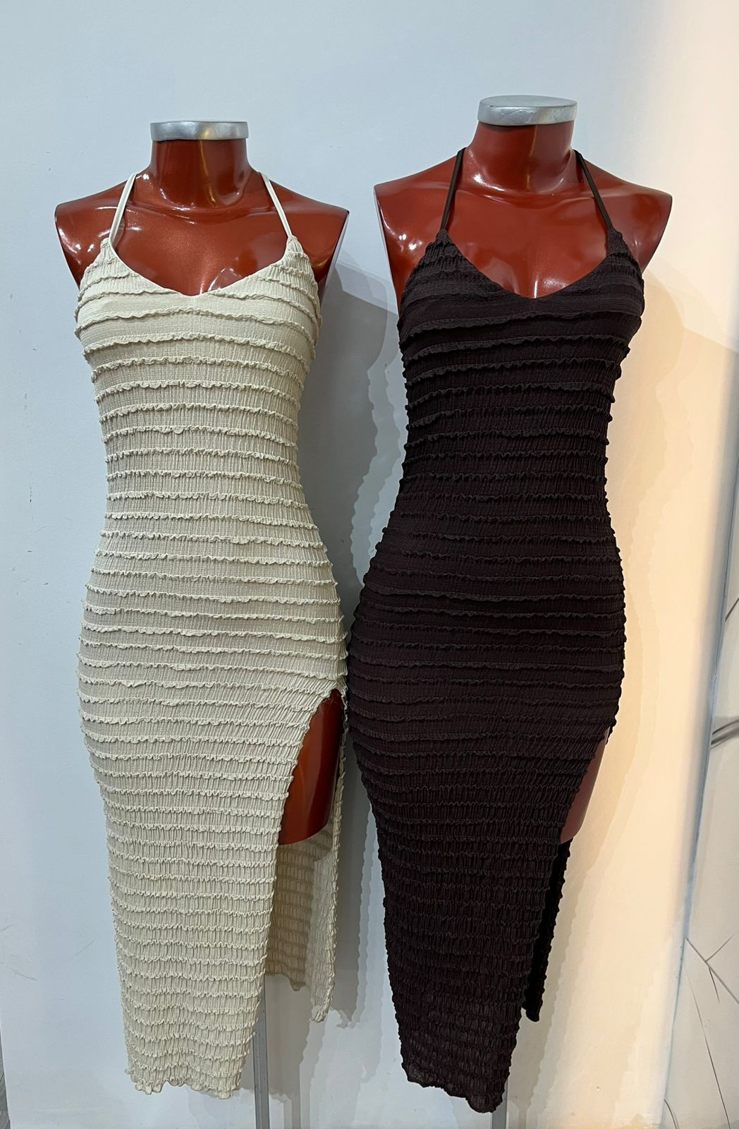 VESTIDO LARGO CON ABERTURA